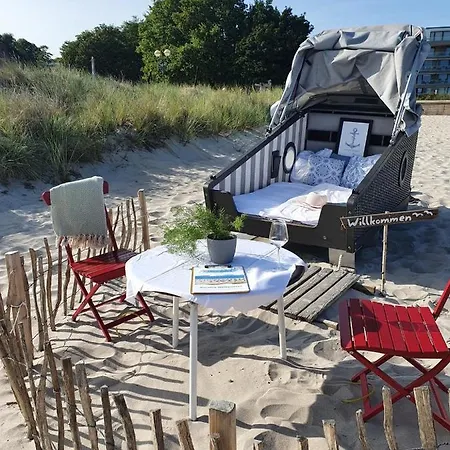 Schlafstrandkorb Meeresrauschen - A63979 خيمة فخمة Grömitz